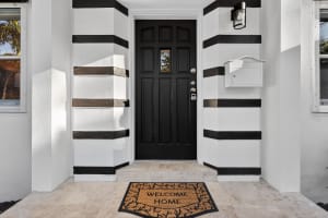 631 Curtiss Pkwy, Miami Springs, FL 33166 - MLS#F10543442