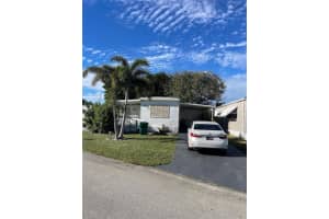 8551 Sw 22nd Street, Davie, Fl 33324 Davie, FL 33324 - Off Market
