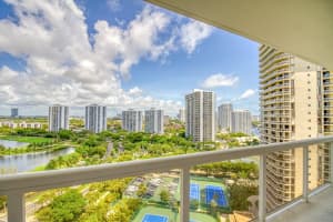 20185 Country Club Drive, Miami, FL 33180 - MLS#F10543656