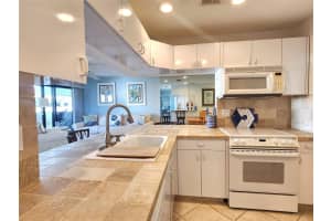 330 20th Avenue, Deerfield Beach, FL 33441 - MLS#F10543711