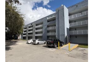 9359 Fontainebleau Boulevard, Miami, FL 33172 - MLS#F10543995