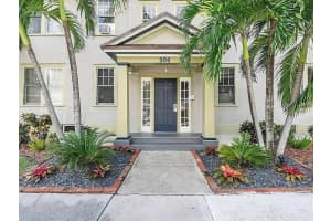 206 S 15th Avenue 2, Hollywood, Fl 33020 Hollywood, FL 33020 - Off Market