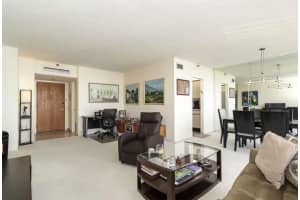 19355 Turnberry Way, Miami, FL 33180 - MLS#F10544120