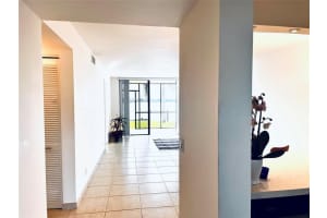 112 Lake Emerald Drive 107, Oakland Park, Fl 33309, Oakland Park