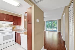 9235 Lagoon Place, Davie, FL 33324 - MLS#F10544233