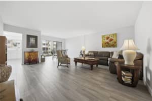 2201 41st Avenue, Lauderhill, FL 33313 - MLS#F10544672