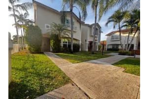 10843 Nw 8th Street, Pembroke Pines, Fl 33026, Pembroke Pines