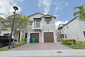 5860 104th Path, Doral, FL 33178 - MLS#F10545052