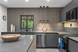 425 25th Street, Wilton Manors, FL 33305 - MLS#F10545098