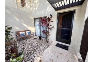 8460 Casa Del Lago E, Boca Raton, FL 33433, Boca Raton, FL 33433 - MLS#F10545153