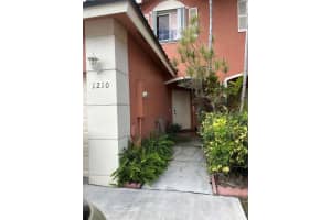 1210 100th Avenue, Pembroke Pines, FL 33024 - MLS#F10545886