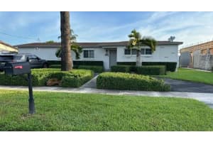 7871 Nw 181st Street, Hialeah, Fl 33015, Hialeah