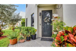 542 91st Court, Miami, FL 33174 - MLS#F10546143