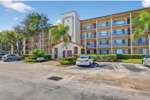 900 142nd Avenue, Pembroke Pines, FL 33027 - MLS#F10546170