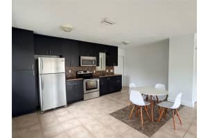 600 S Luna Court 29, Hollywood, Fl 33021 Hollywood, FL 33021 - Off Market