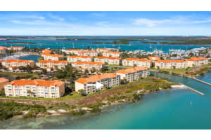 21 Harbour Isle Drive, Fort Pierce, FL 34949 - MLS#F10546277