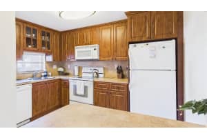 381 Hollybrook Drive, Pembroke Pines, FL 33025 - MLS#F10546368