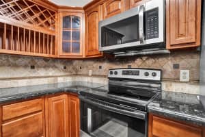 4872 95th Avenue, Sunrise, FL 33351 - MLS#F10546435