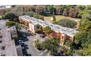 8400 Lagos De Campo Boulevard, Tamarac, FL 33321 - MLS#F10546503