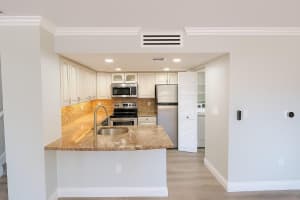 1707 Village Boulevard, West Palm Beach, FL 33409 - MLS#F10546557