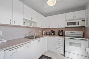 3990 42nd Avenue, Lauderdale Lakes, FL 33319 - MLS#F10546673