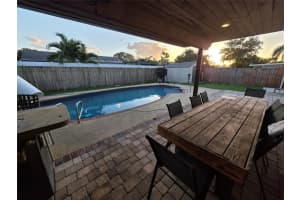 9410 14th Street, Pembroke Pines, FL 33024 - MLS#F10546862