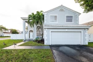621 Lakeshore Terrace, Davie, Fl 33325, Davie 621 Lakeshore Terrace, Davie, Fl 33325, Davie