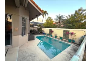 32 Monterey Pointe Drive, Palm Beach Gardens, FL 33418 - MLS#F10548086