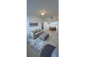 225 Miami Avenue, Miami, FL 33128 - MLS#F10548166