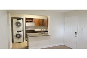 350 Palm Circle 104, Pembroke Pines, Fl 33025, Pembroke Pines