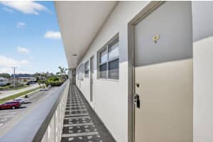 941 Crystal Lake Drive, Deerfield Beach, FL 33064 - MLS#F10548653