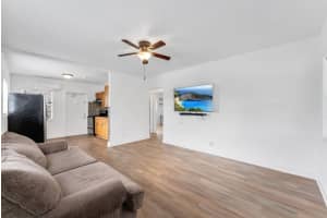 7401 Pines Boulevard, Pembroke Pines, FL 33024 - MLS#F10549015