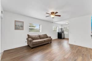 7401 Pines Boulevard, Pembroke Pines, FL 33024 - MLS#F10549015