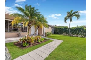 MLS# F10549033, Hollywood, Florida 33024