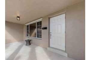 MLS# F10549033, Hollywood, Florida 33024