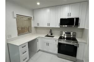 421 21st Court, Wilton Manors, FL 33305 - MLS#F10549144