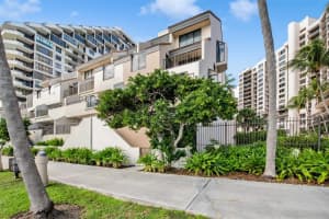 520 Brickell Key Drive, Miami, FL 33131 - MLS#F10549172