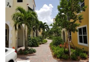 1741 124th Place, Pembroke Pines, FL 33028 - MLS#F10549177