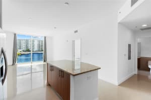 1945 Ocean Drive, Hallandale Beach, FL 33009 - MLS#F10549208