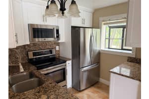 2749 S Oakland Forest Drive 203, Oakland Park, Fl 33309, Oakland Park