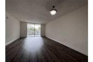 18335 68 Avenue, Hialeah, FL 33015 - MLS#F10549716