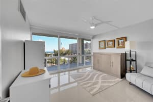 521 Riverside Drive, Pompano Beach, FL 33062 - MLS#F10549772