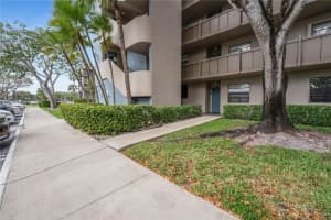 901 Colony Point, Pembroke Pines, FL 33026 - MLS#F10550172