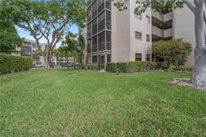 901 Colony Point, Pembroke Pines, FL 33026 - MLS#F10550172