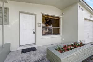 7090 Scott Street, Hollywood, FL 33024 - MLS#F10550682