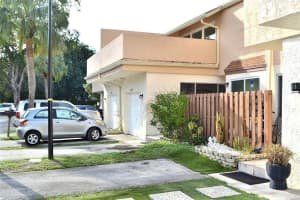 8237 Nw 8th Court 4, Plantation, Fl 33324, Plantation