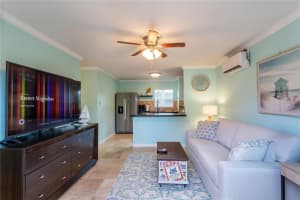 1724 37th Street, West Palm Beach, FL 33407 - MLS#F10551055