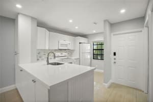 510 103rd Terrace, Pembroke Pines, FL 33026 - MLS#F10551058