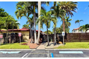 2625 Ne 13th Court 2, Fort Lauderdale, Fl 33304 Fort Lauderdale, FL 33304 - Off Market