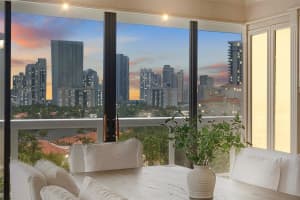 20185 Country Club Drive, Miami, FL 33180 - MLS#F10551369